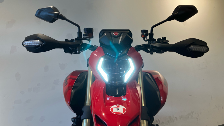 Hypermotard V2 (26MY)